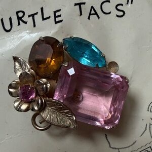 Vintage Gemstone Brooch with Floral Design